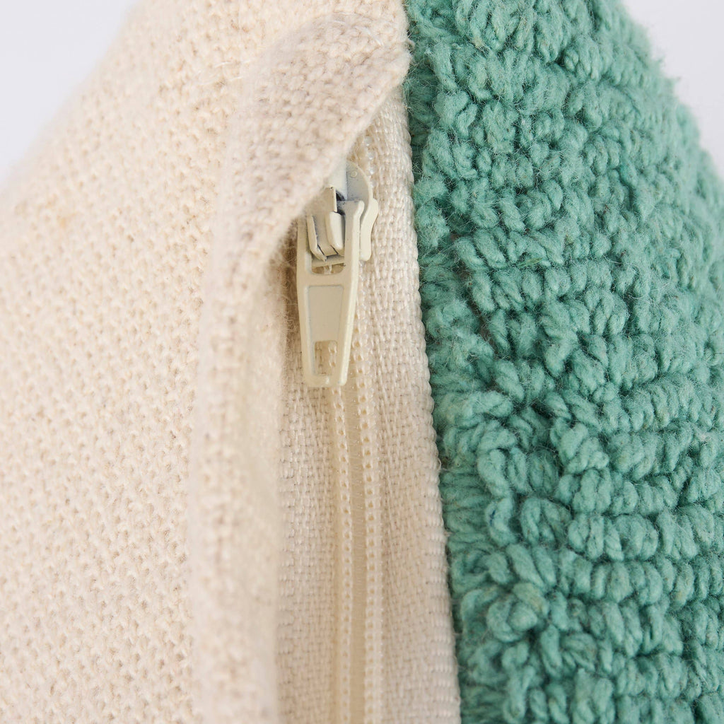 Hooked Bee Pillow